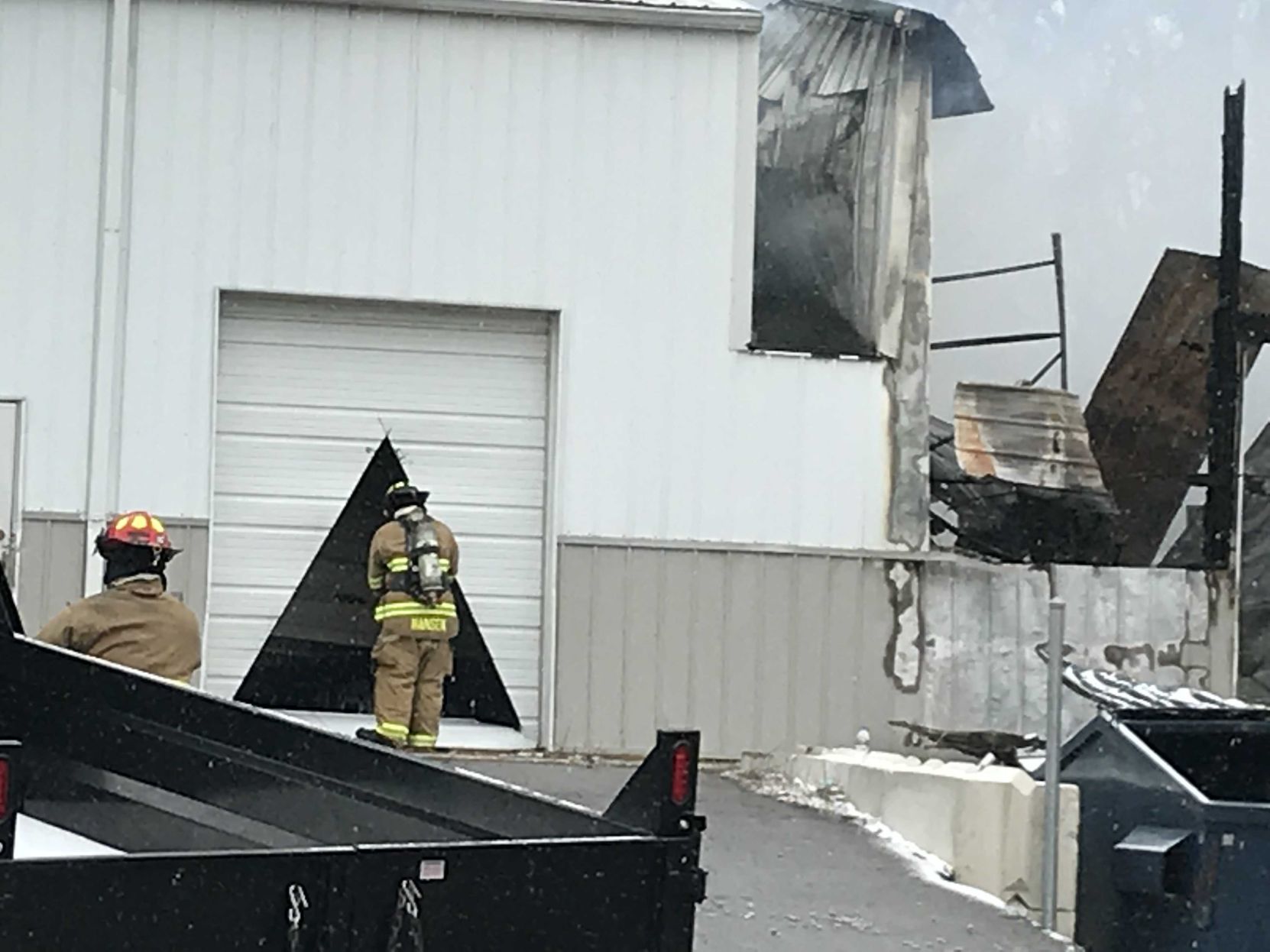 Part of Lincolnway shut down as Valparaiso firefighters battle blaze at commercial building